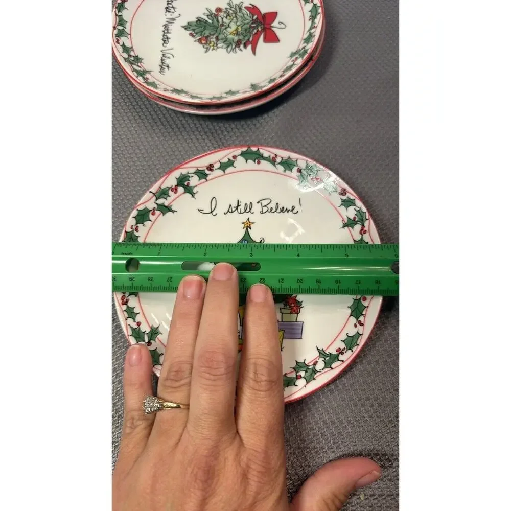 Set of 4 Certified International Ceramic Canapé Christmas plates 1 w/chip**